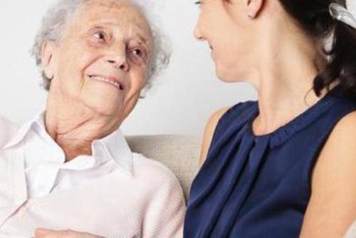 Пожилым людям и инвалидам окажут помощь на дому
