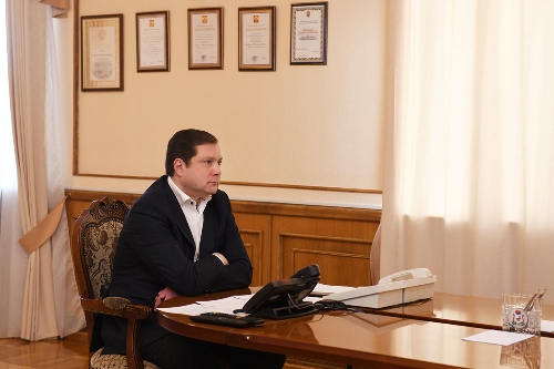 Алексей Островский провел встречу с сотрудниками и проживающими Вяземского ДИПИ и Геронтологического центра «Вишенки»