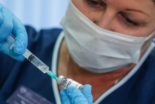 Постояльцев домов-интернатов в Карелии вакцинируют против COVID-19